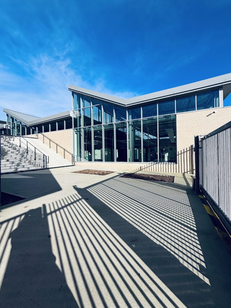 FBC - FERMETURE BATIMENT CONCEPT Fabricant & Installateur de Menuiserie Aluminium pour les professionnels