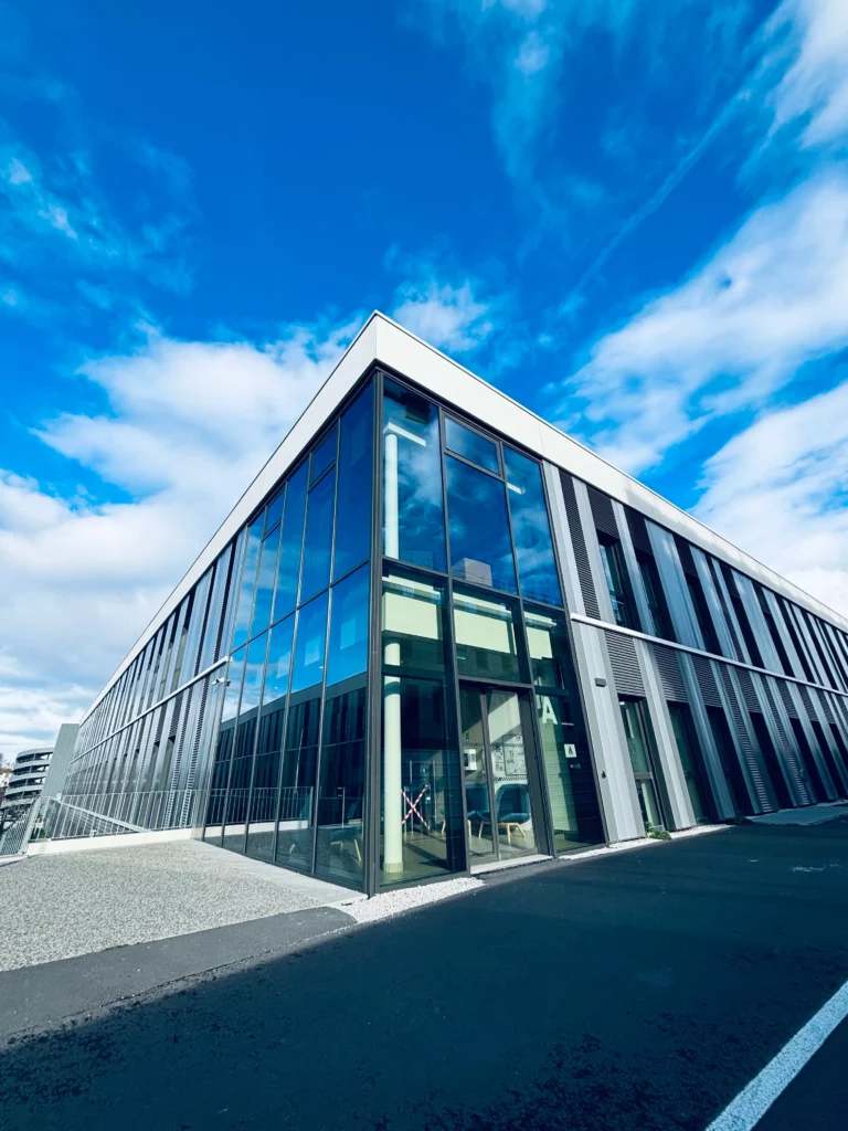 FBC - FERMETURE BATIMENT CONCEPT Fabricant & Installateur de Menuiserie Aluminium pour les professionnels